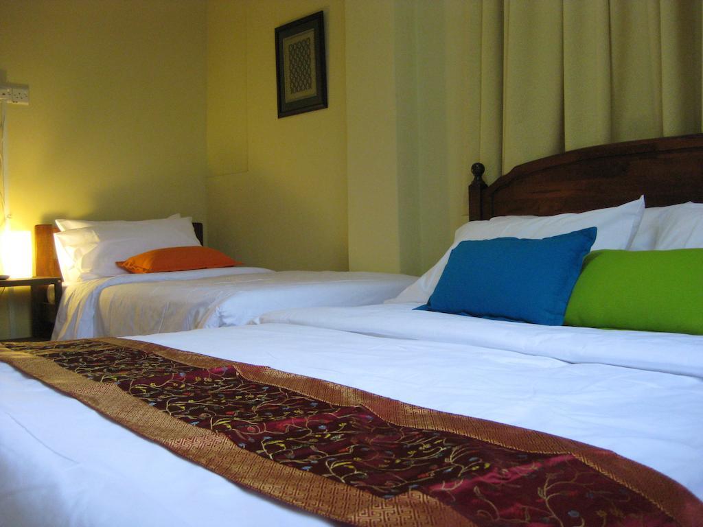 Beds Guesthouse Hostel Kuching Zewnętrze zdjęcie
